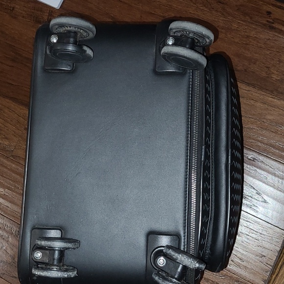💕💯Authentic Bottega Veneta Luggage💕 - Picture 15 of 17